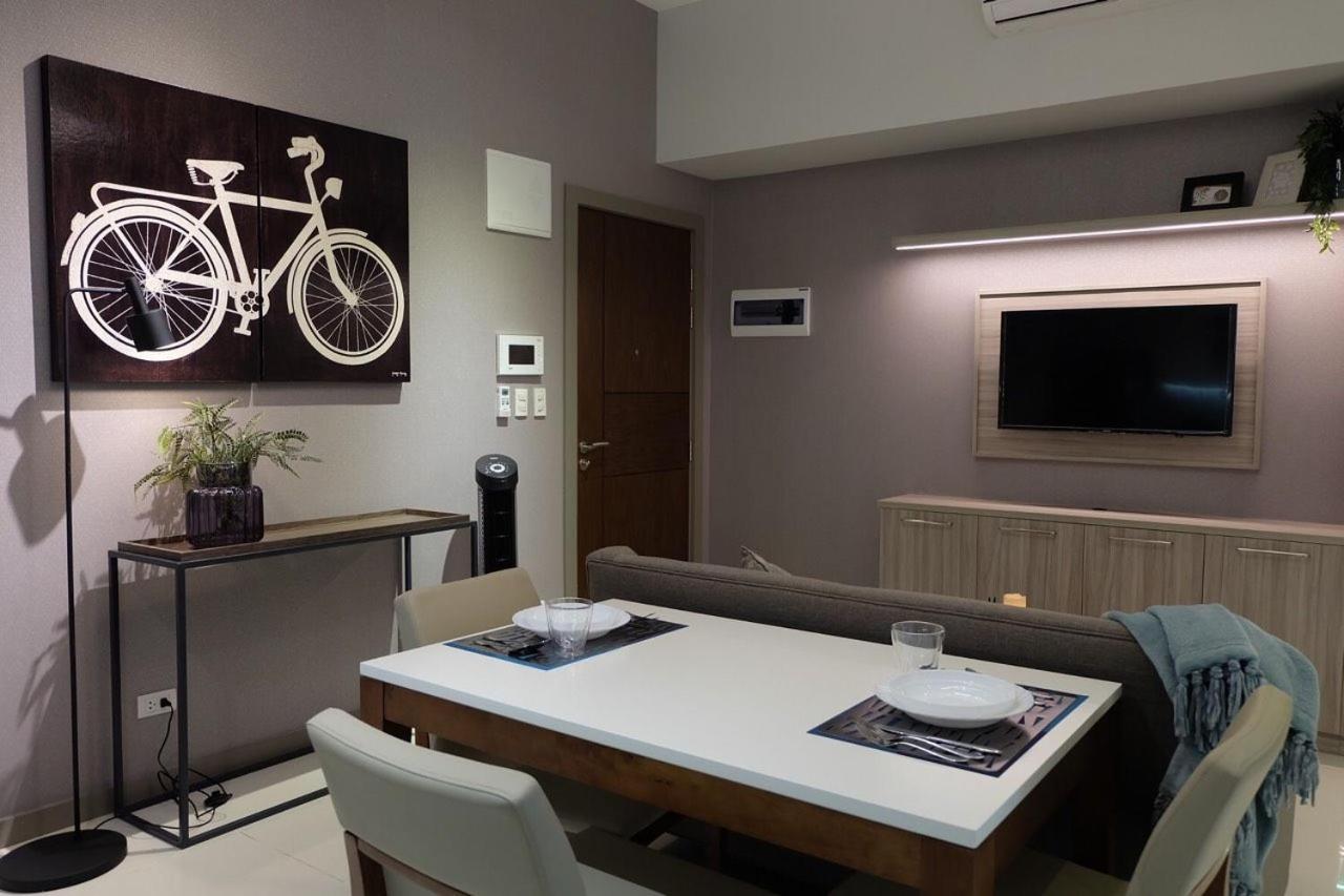 One Uptown Residence Taguig Exteriér fotografie